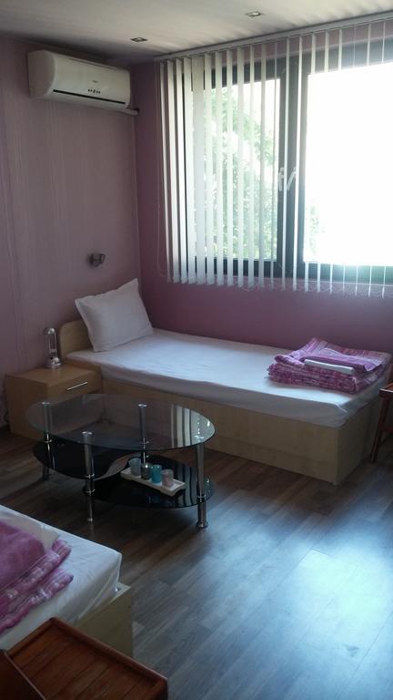 Comfort Guest Rooms Plewen Exterior foto