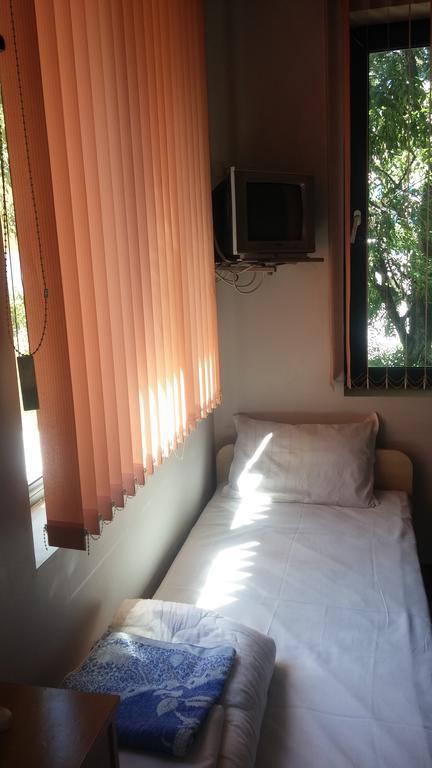 Comfort Guest Rooms Plewen Exterior foto